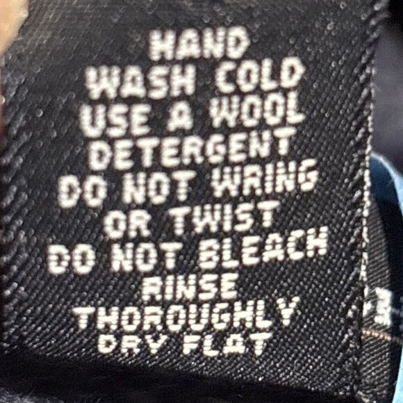 Bowen & Wright Men's Shetland Wool V-Neck Diamond Sweater Blue Size Medium - Picture 15 of 16